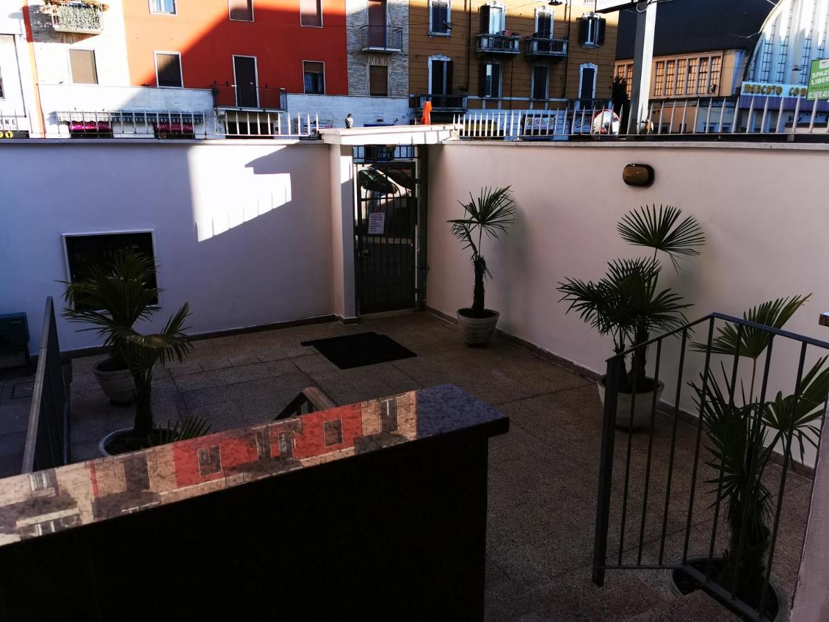 New Luxury Apartment, Milan City Center מראה חיצוני תמונה