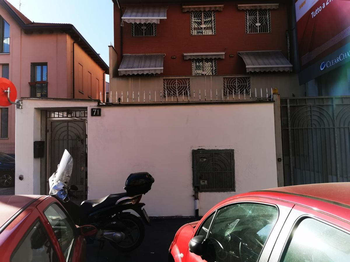 New Luxury Apartment, Milan City Center מראה חיצוני תמונה
